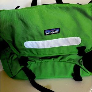 Patagonia Half Mass Courier Bag